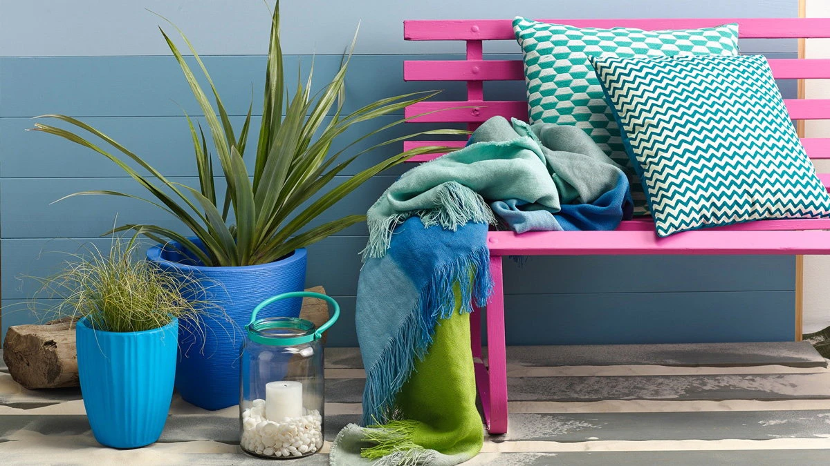 How to Revamp Your Outdoor Living Area