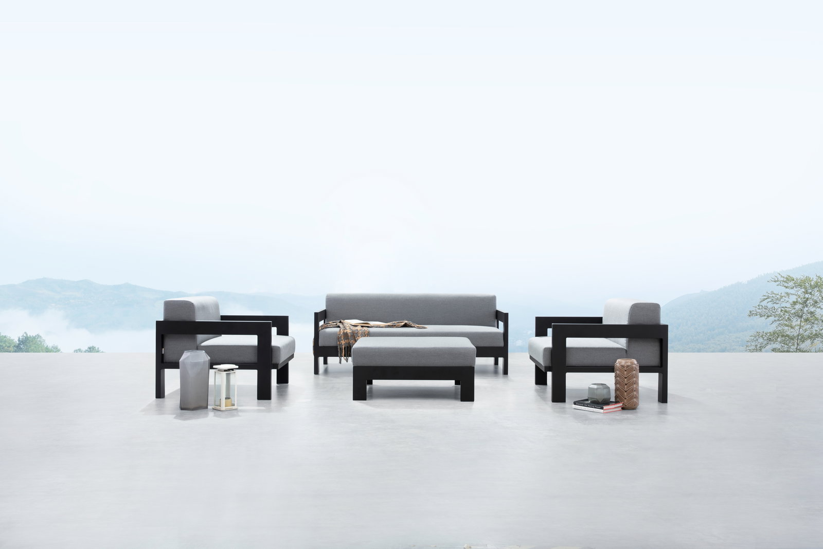 New Noosa Black Outdoor Lounge Set 2+1+1 With Ottoman