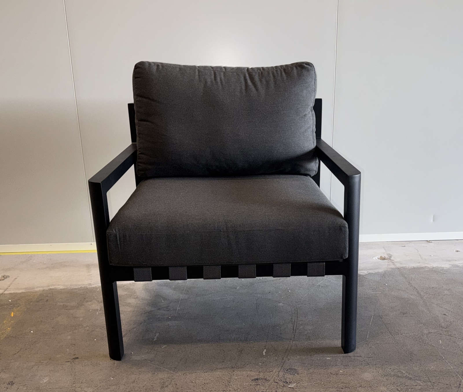 MANLY BLACK Outdoor Armchair (Frame And Fabric: Black Frame With Sooty Fabric) 1