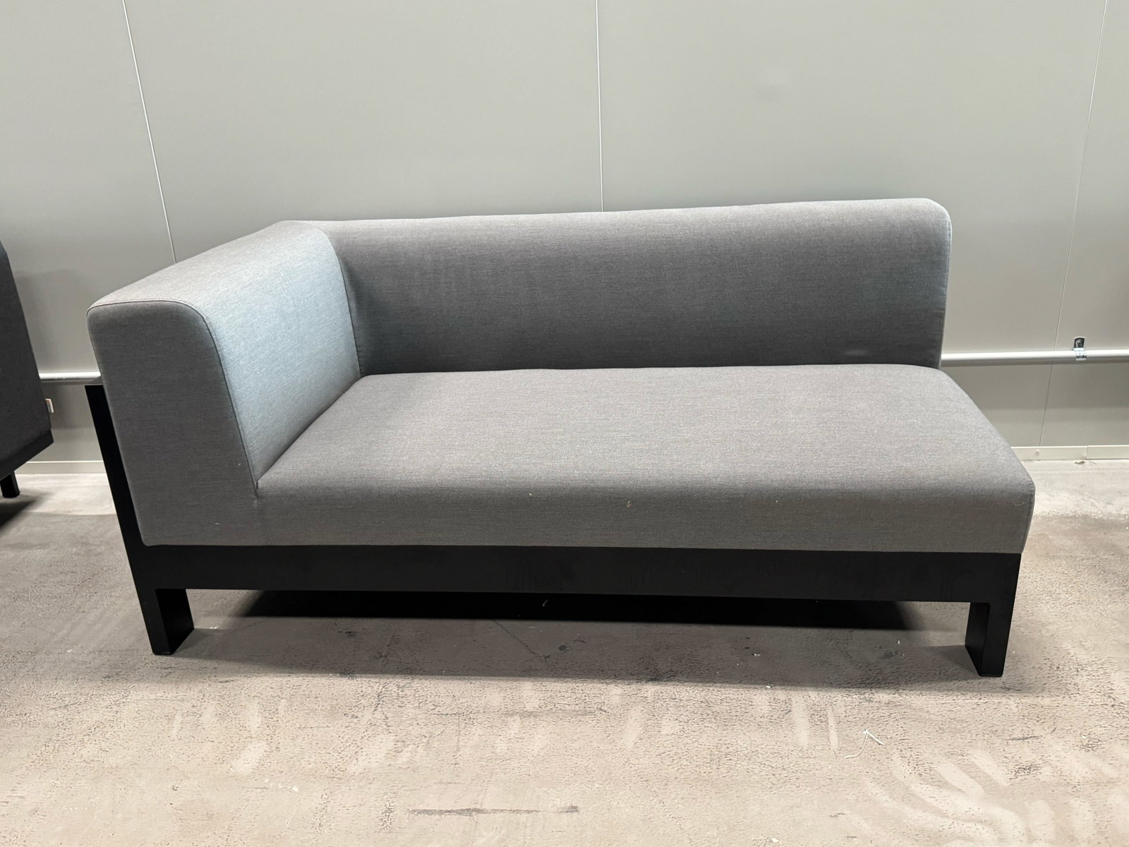 NEW NOOSA BLACK Outdoor Two Seat One Arm Module (Frame And Fabric: Black Frame With Flanelle Fabric) 1