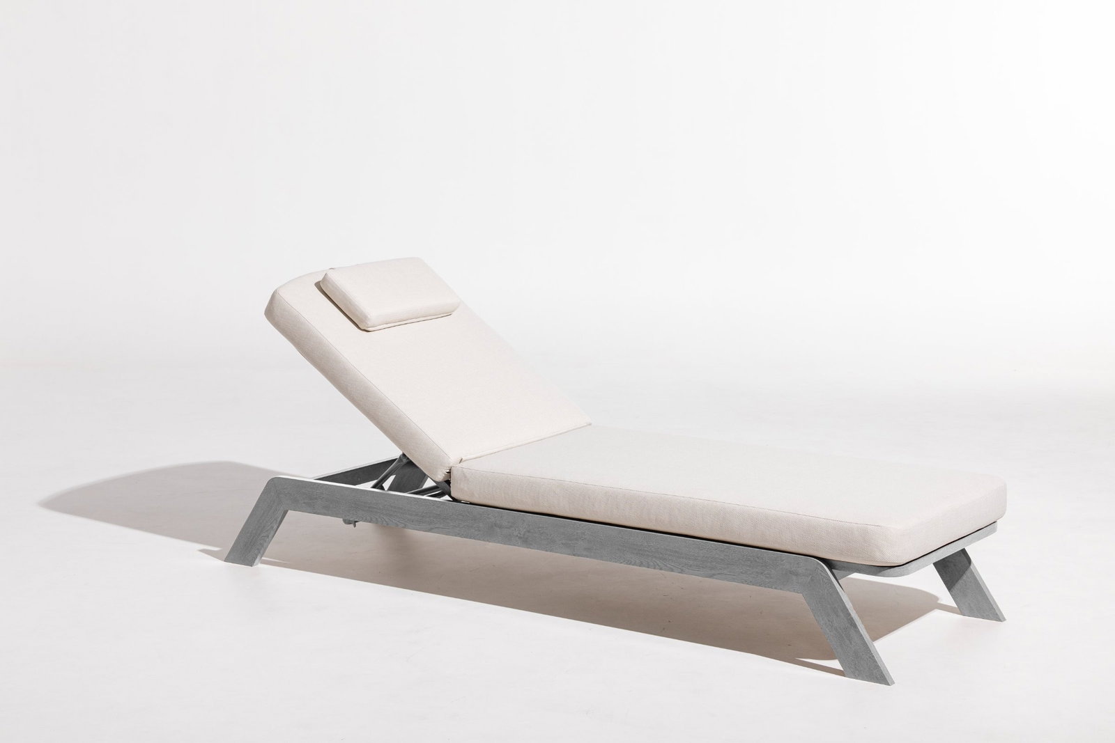 Balmain Whitewash Outdoor Sunlounge with Headrest Cushion (2 per carton)