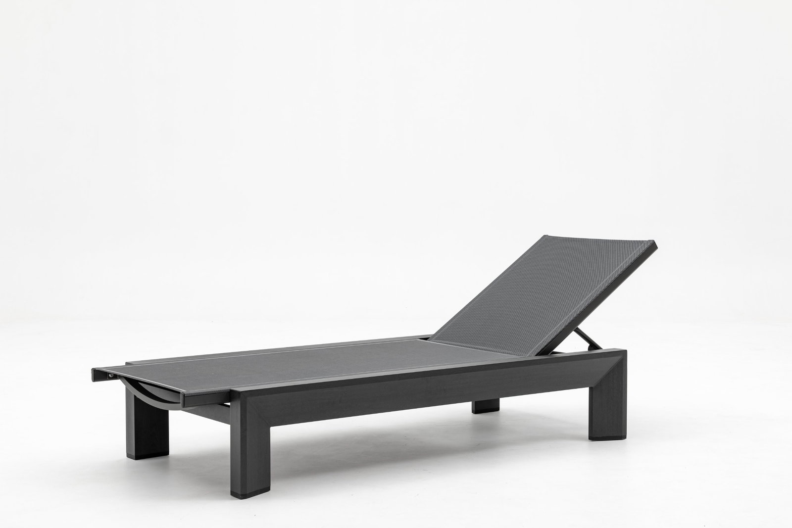 Sunwave Ebony Outdoor Sunlounge
