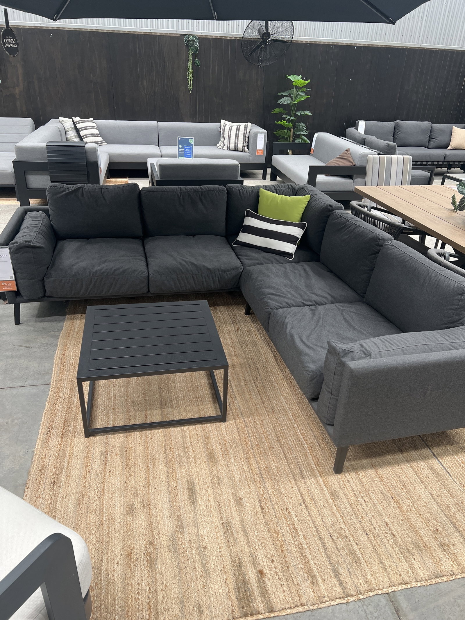 MARINA OUTDOOR CORNER LOUNGE (Frame And Fabric: Black Frame With Sooty Fabric) 1