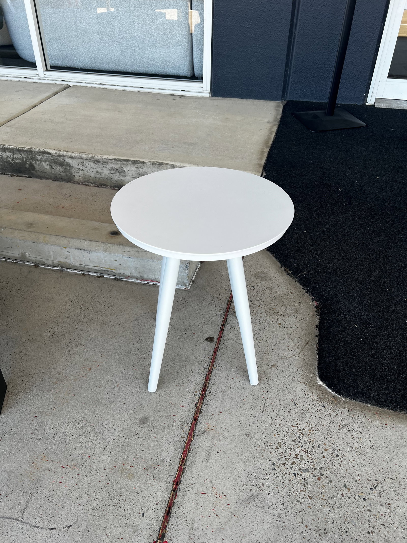 KAI WHITE OUTDOOR SIDE TABLE 1