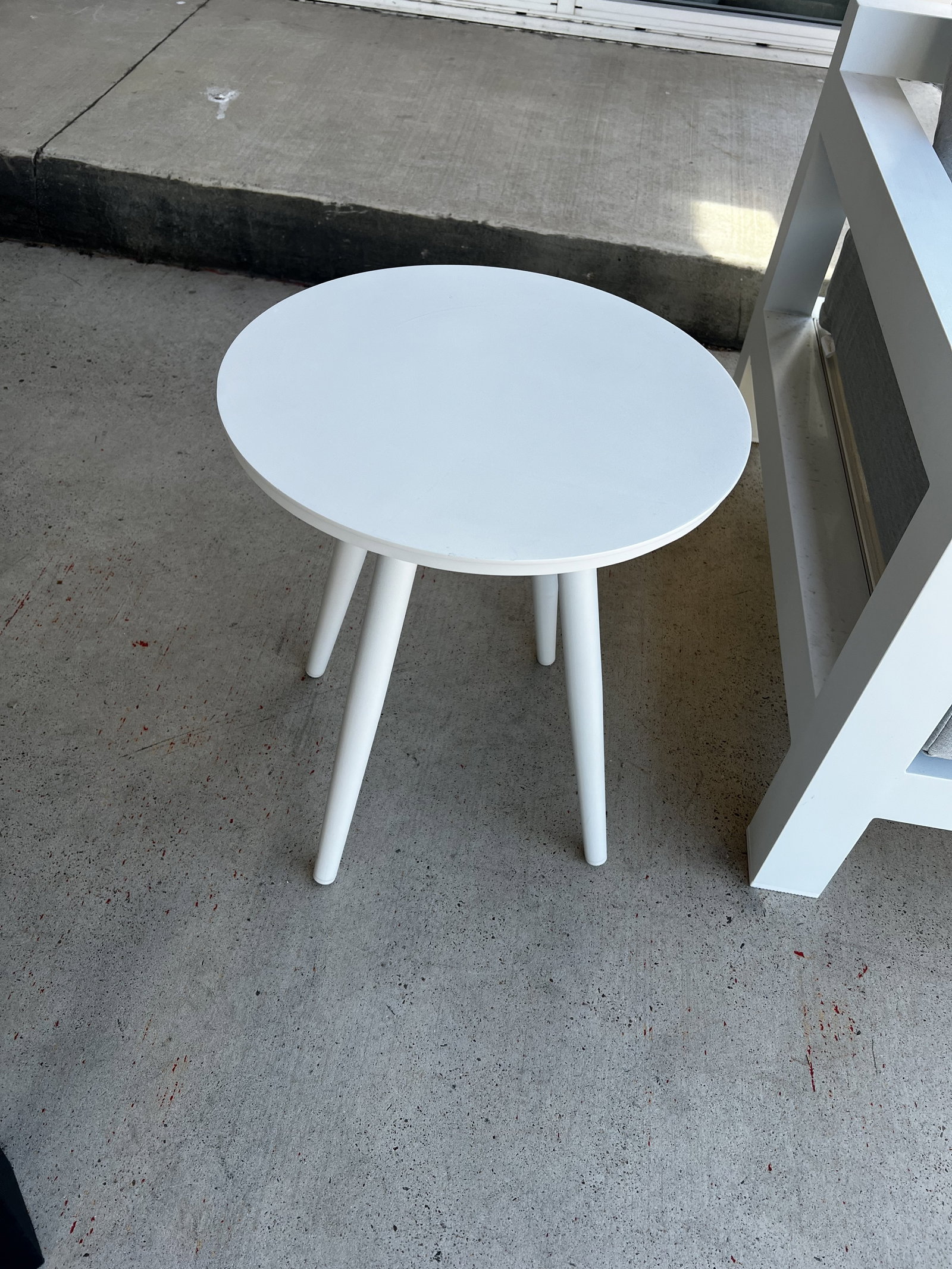 KAI WHITE OUTDOOR SIDE TABLE 1