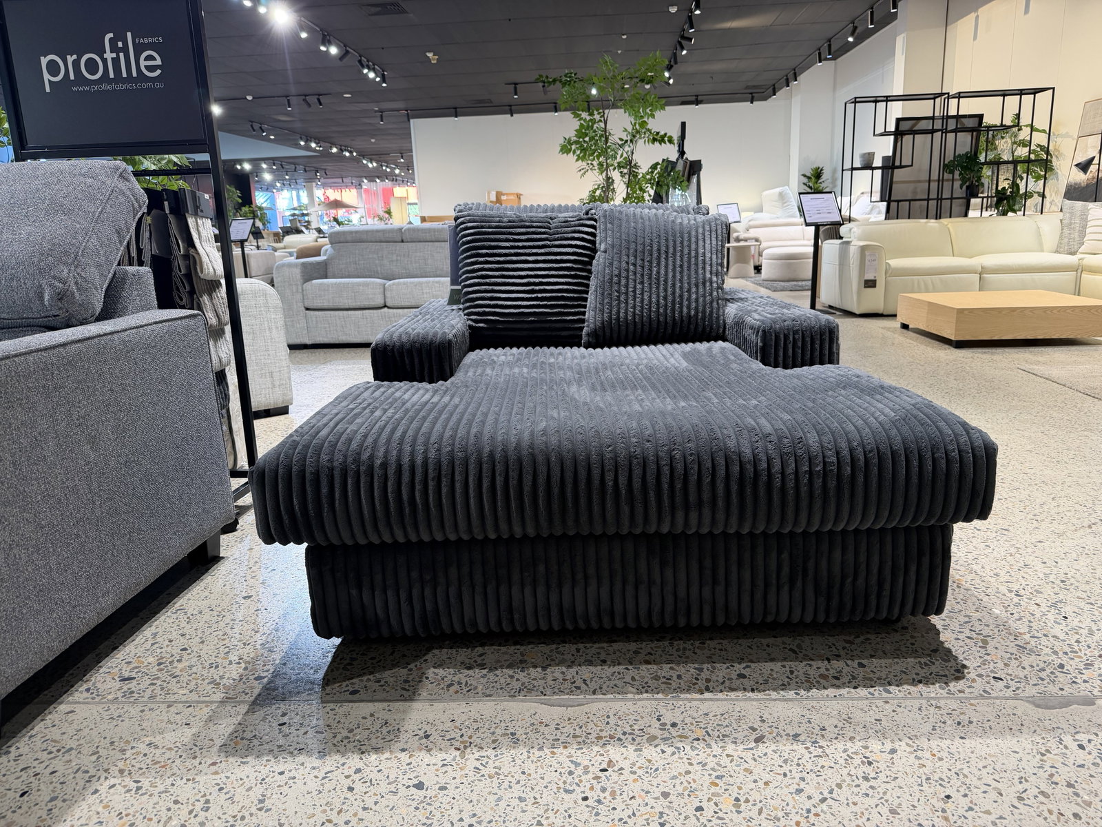TOORAK Large Chaise Lounge + Cushions 1