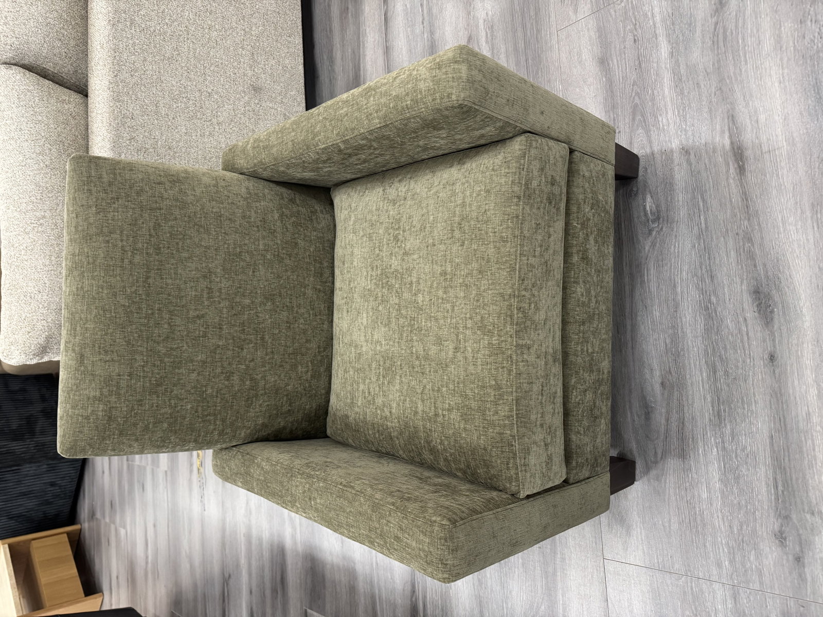 CLAREMONT ACCENT CHAIR	KHAKI 1