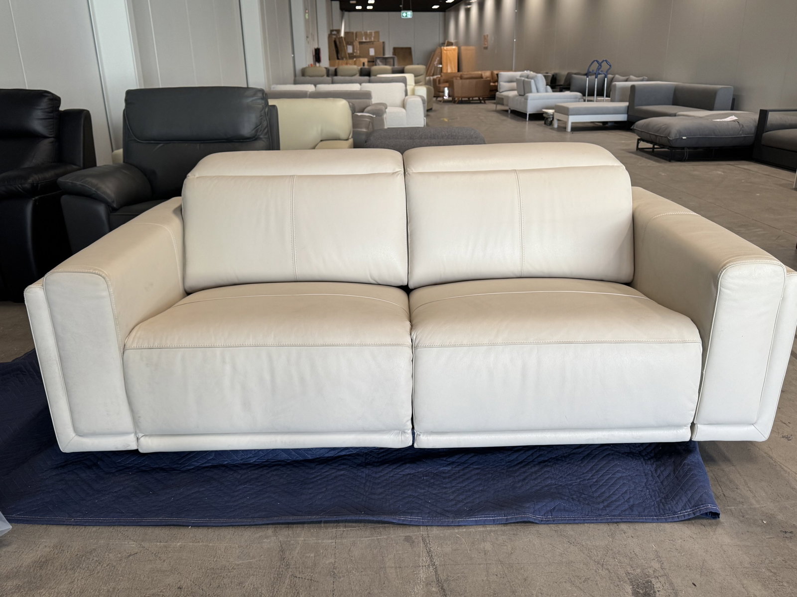 ZENITH Three Seater (Chai Latte) 1