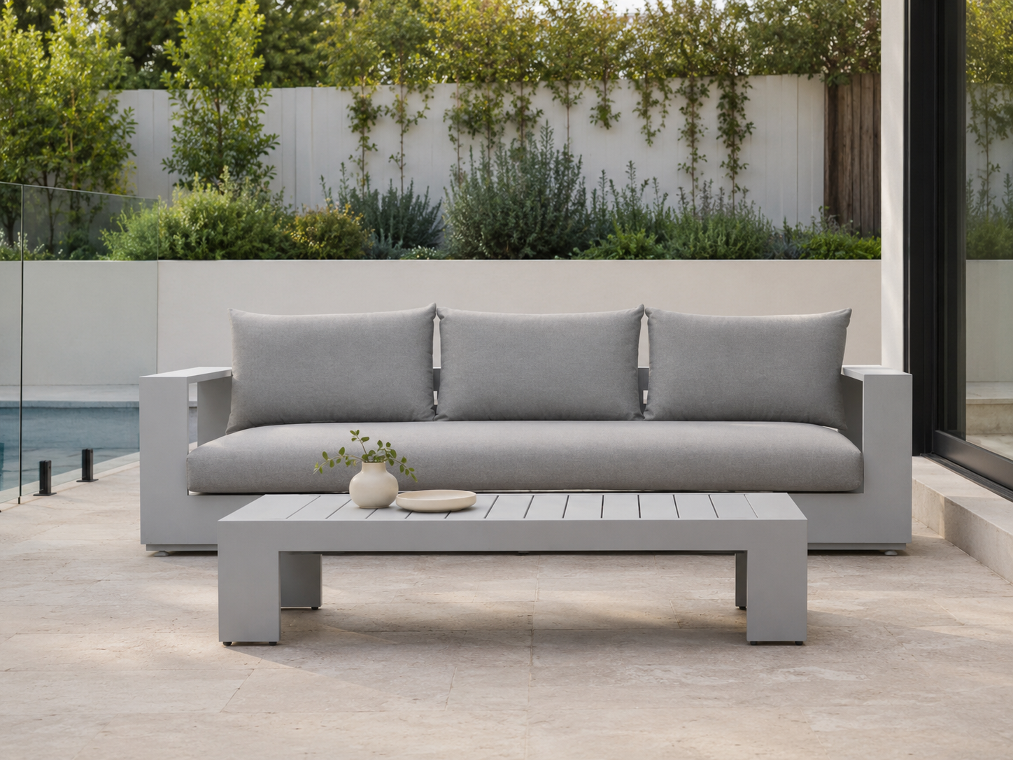 MACKAY WHITE 3 SEATER AND COFFEE TABLE Clearance8683 1