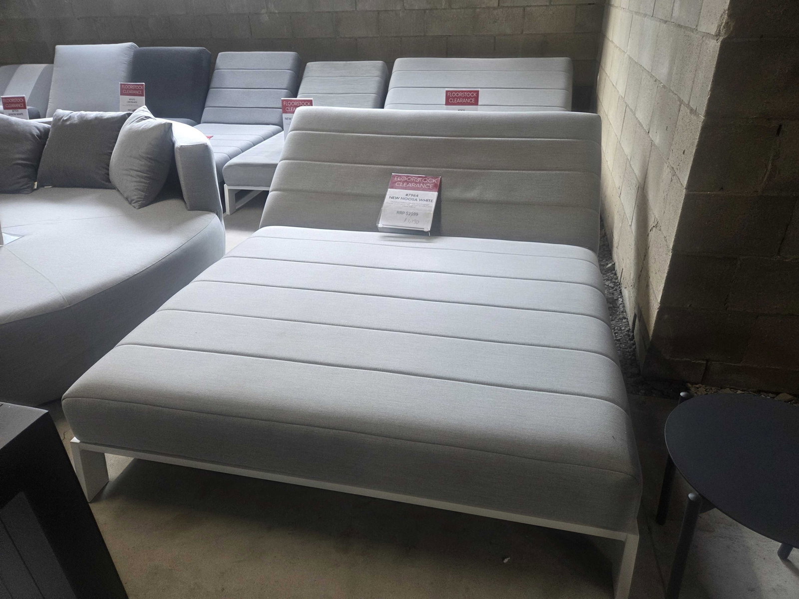 NEW NOOSA WHITE Outdoor Fabric Double Sun Lounge (Frame And Fabric: White Frame With Lead Chine Fabric) 1