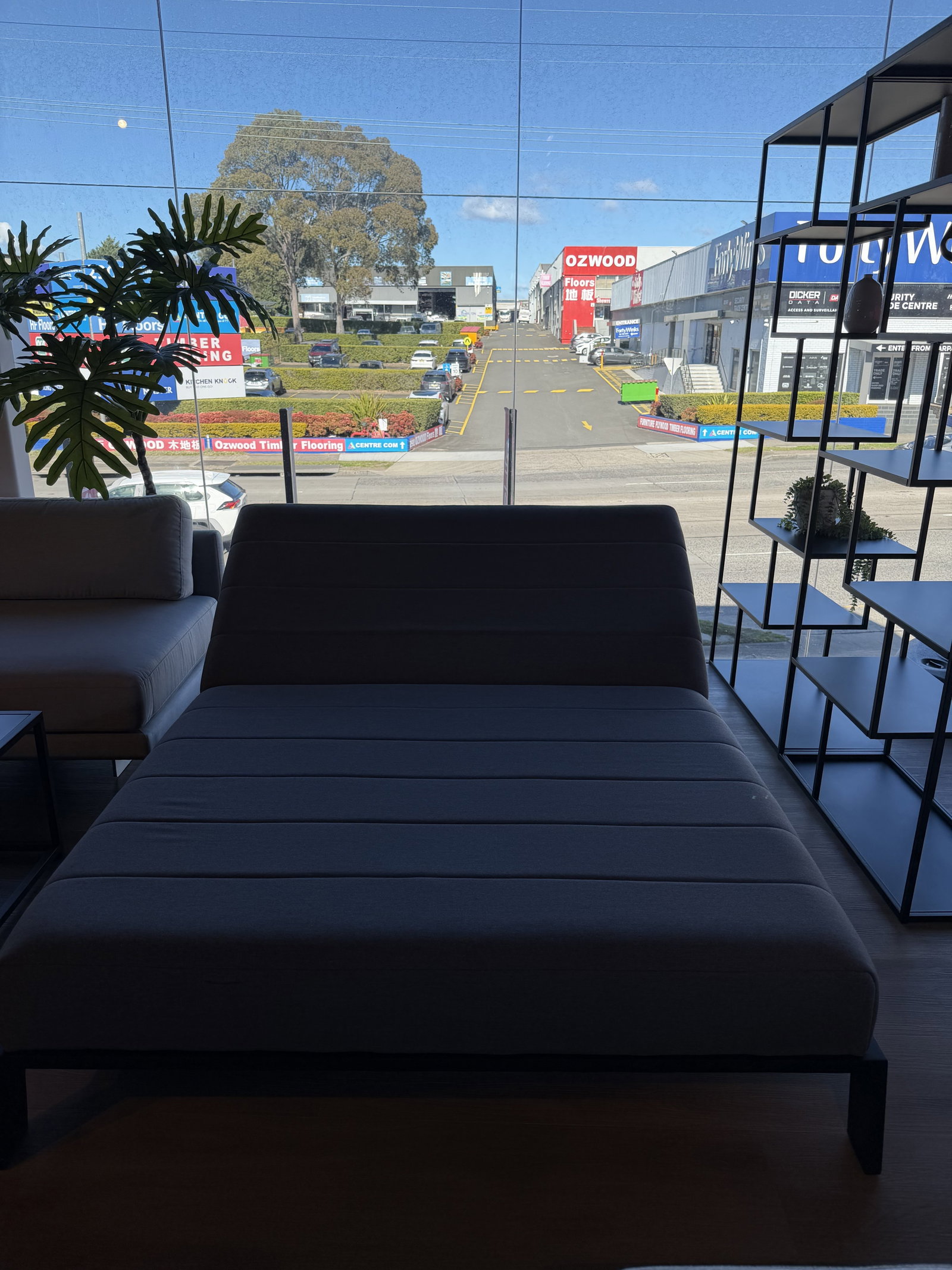 NEW NOOSA BLACK Outdoor Fabric Double Sun Lounge (Frame And Fabric: Black Frame With Flanelle Fabric) 1