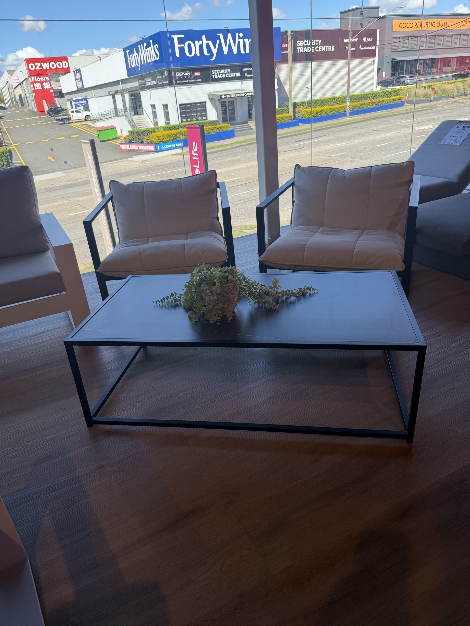 REEF Armchair Set + C/t 1