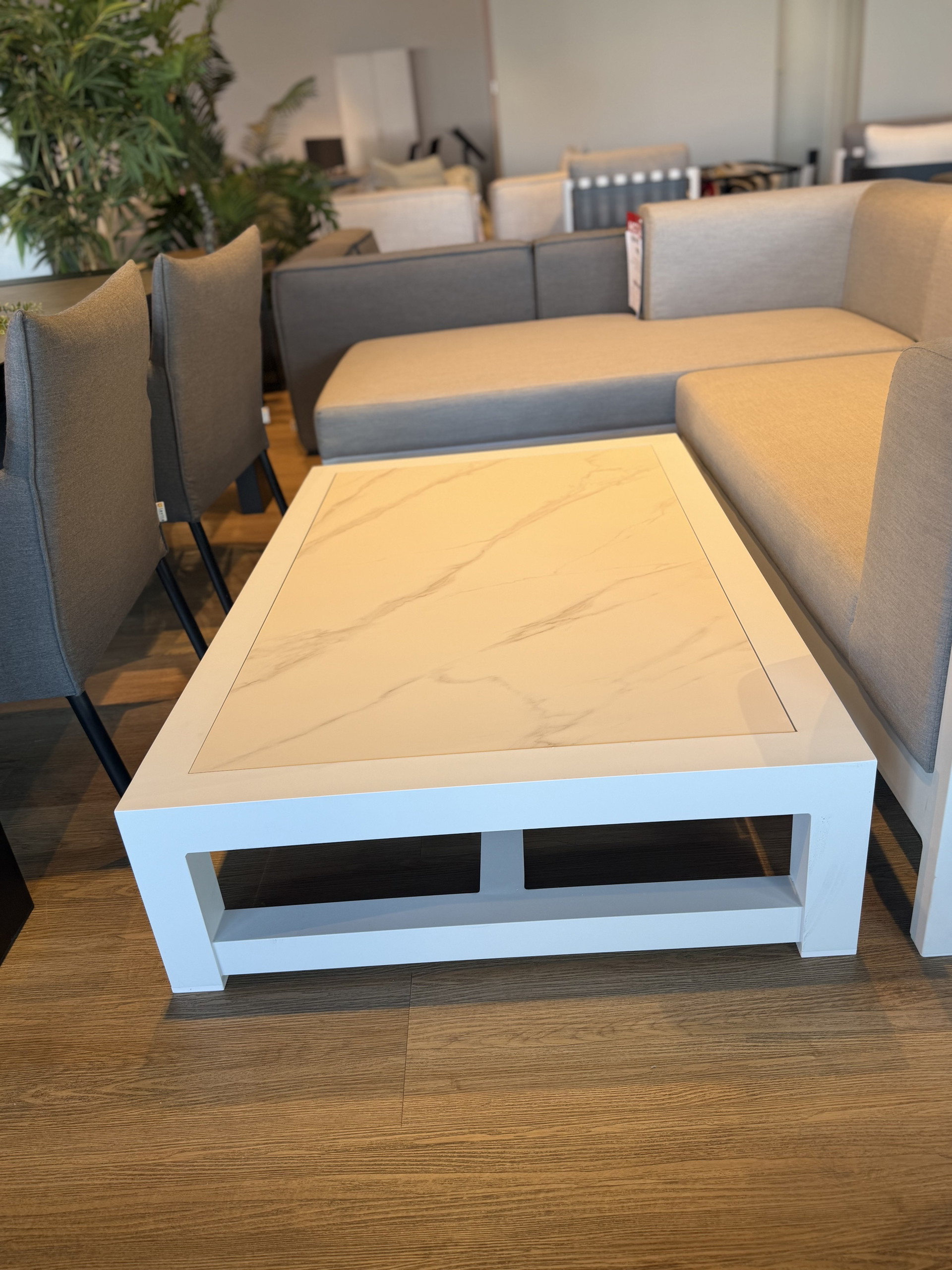 BYRON Outdoor Coffee Table 1