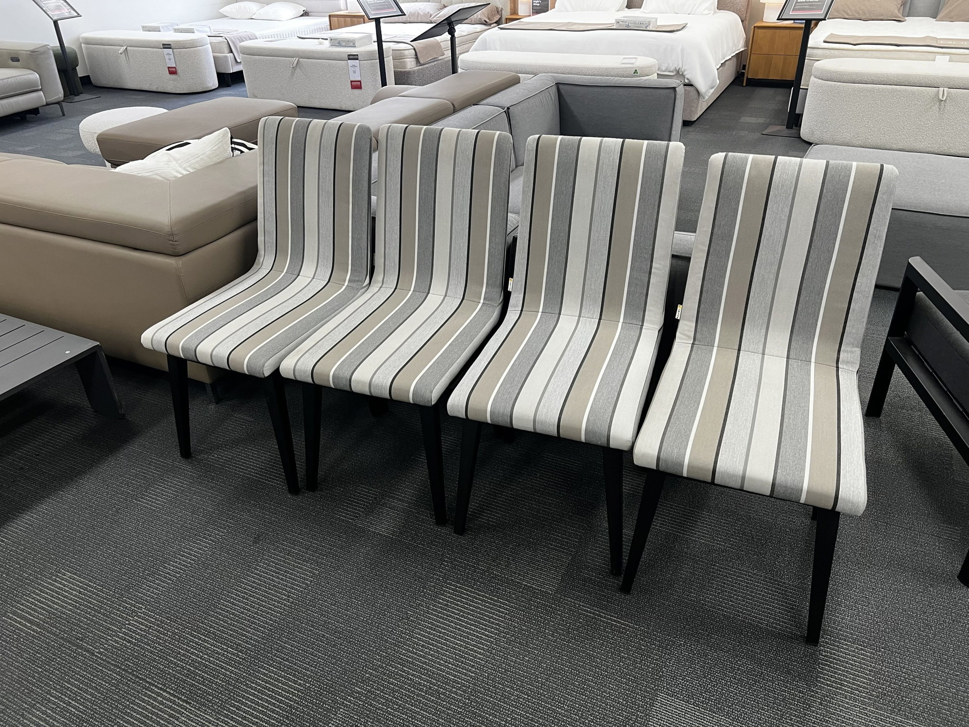 KROES 4 Dining Chairs (Sunbrella) 1