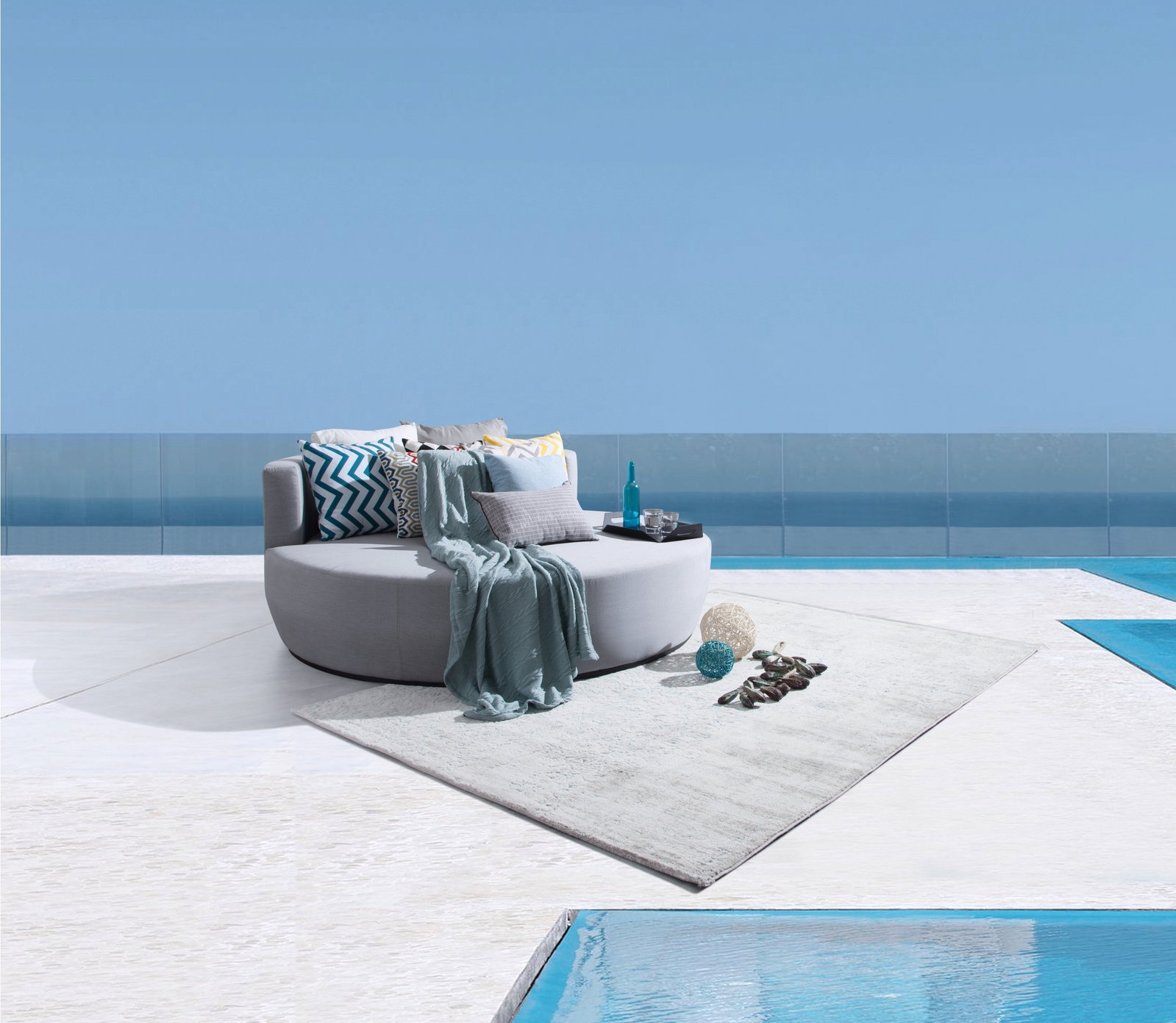 Outdoor Day Beds