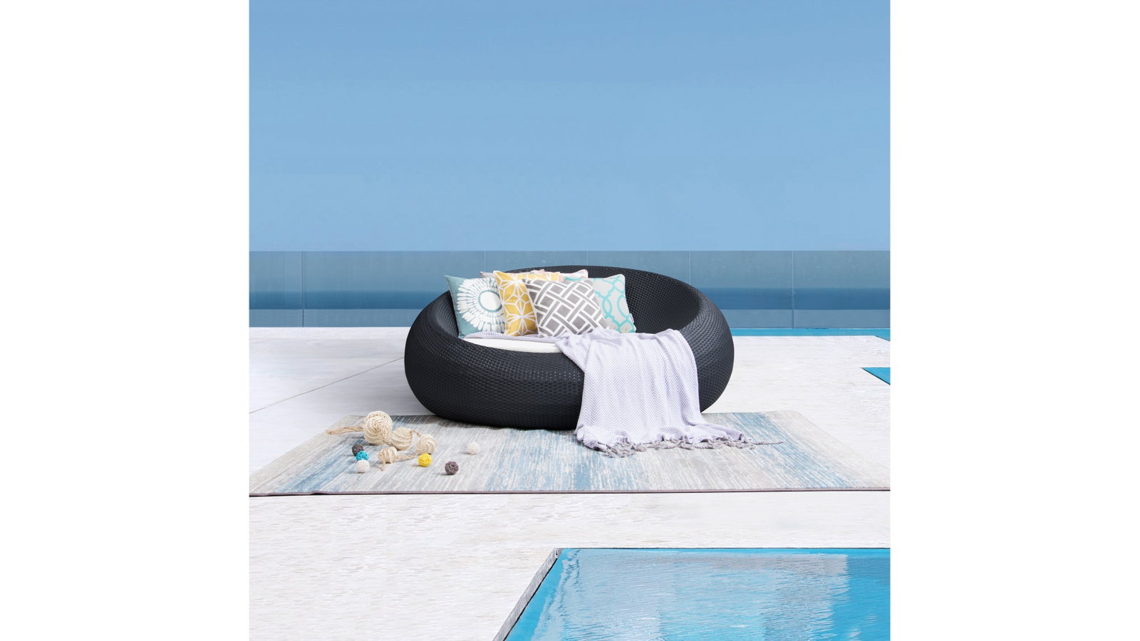 Wicker Outdoor Day Beds